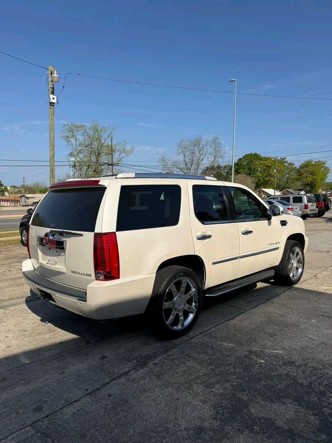 
								Cadillac Escalade full									