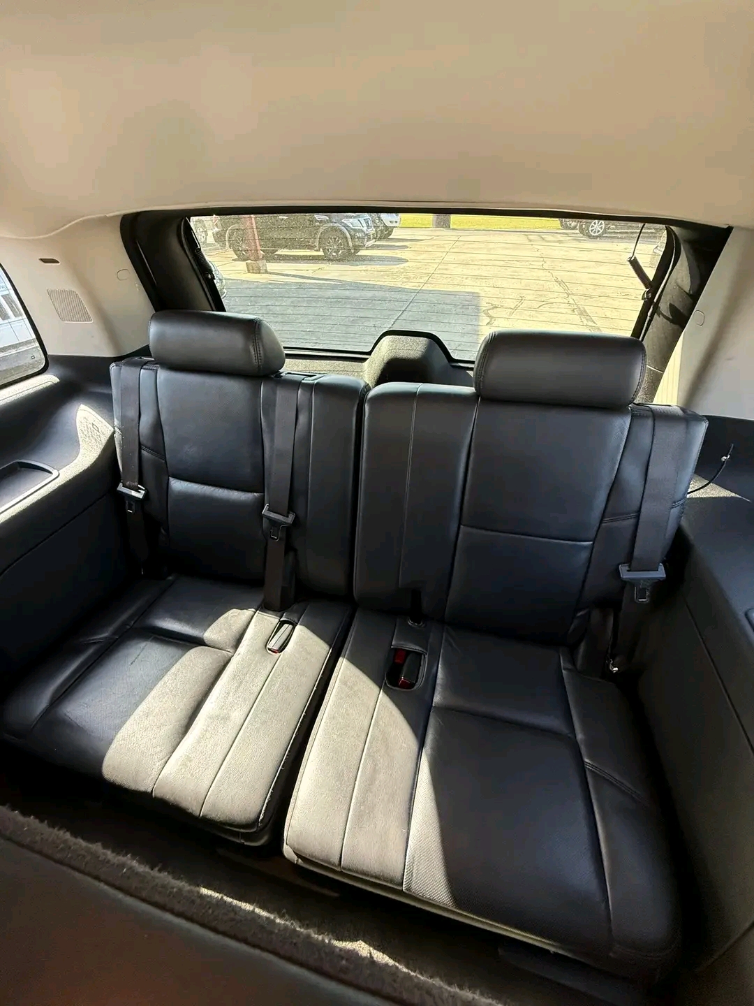 
								Cadillac Escalade full									