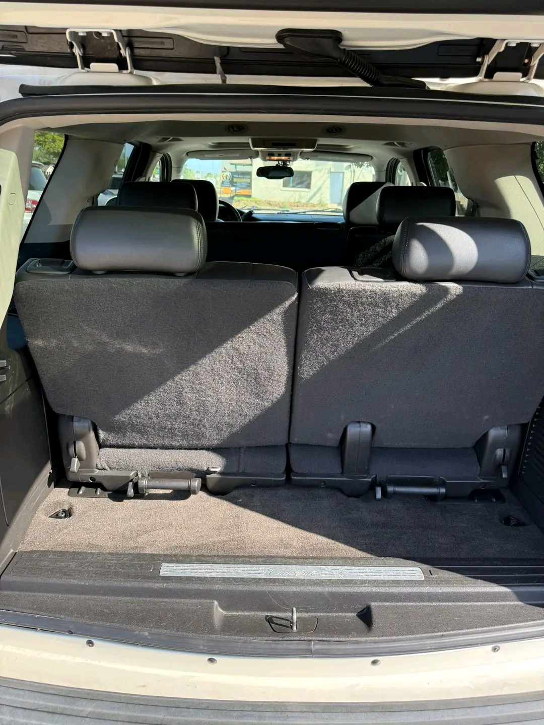 
								Cadillac Escalade full									