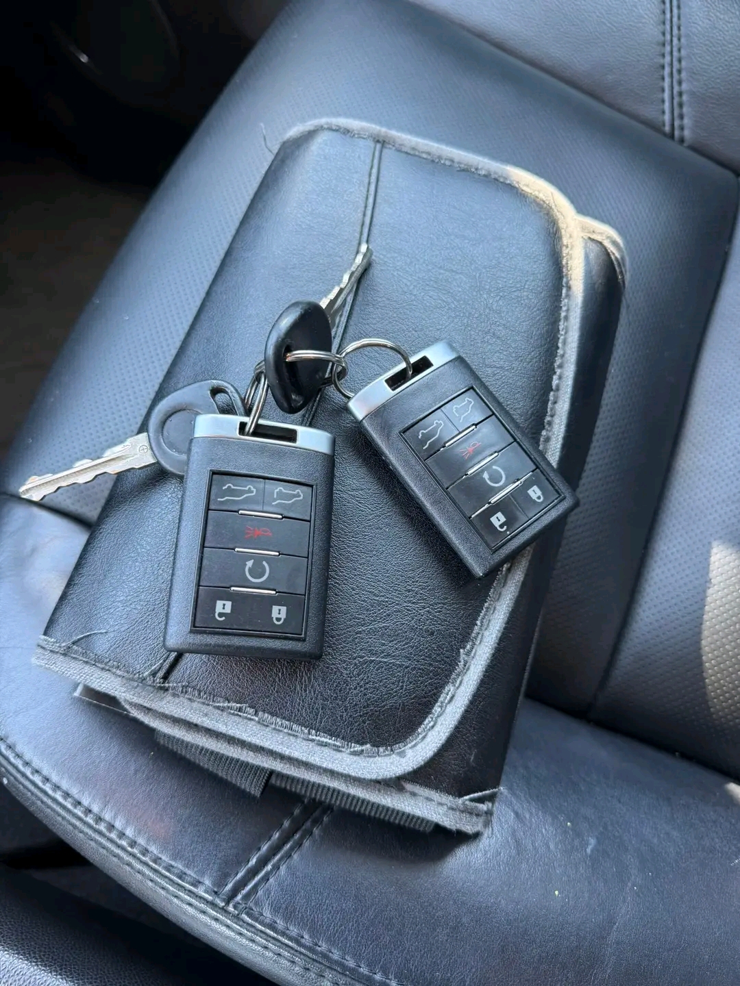 
								Cadillac Escalade full									