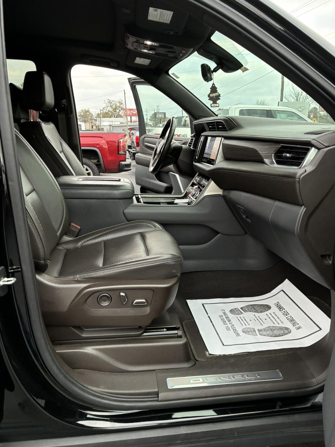 
								GMC YUKON DENALI full									