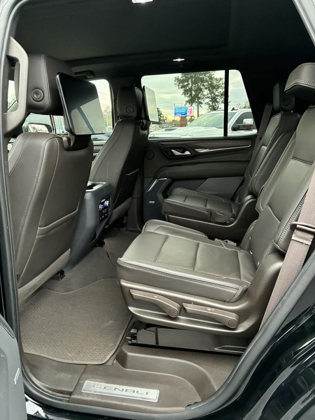 
								GMC YUKON DENALI full									