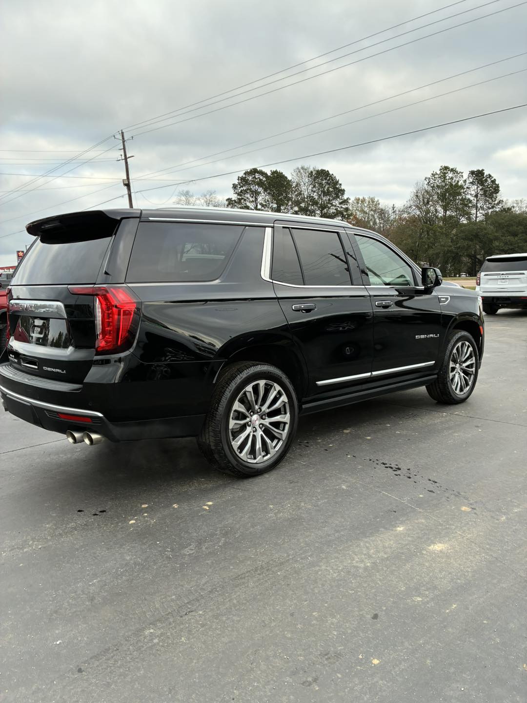 
								GMC YUKON DENALI full									