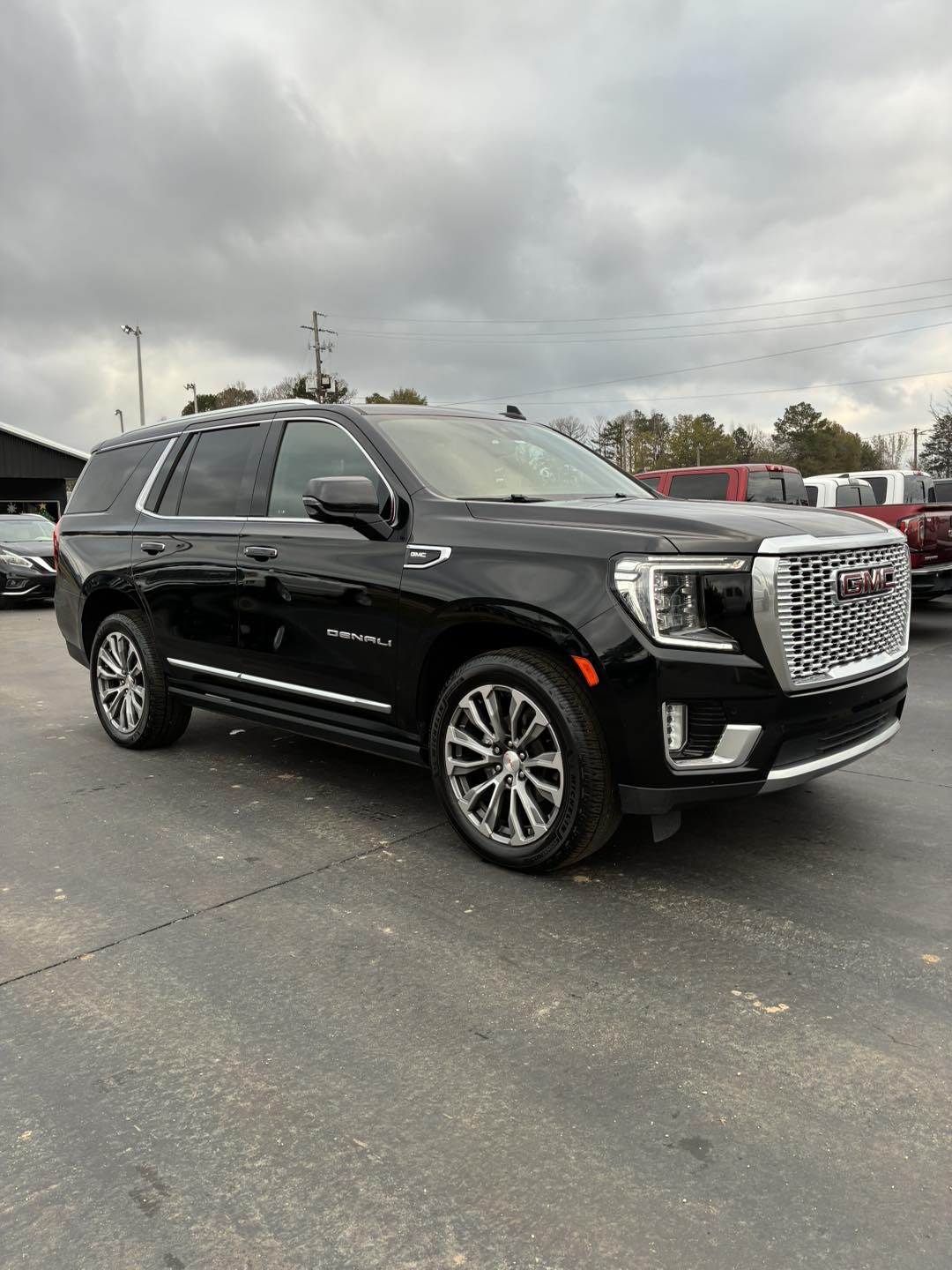 
								GMC YUKON DENALI full									