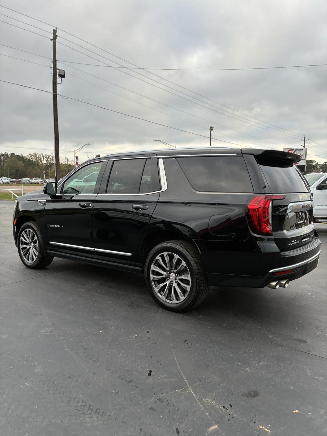 
								GMC YUKON DENALI full									