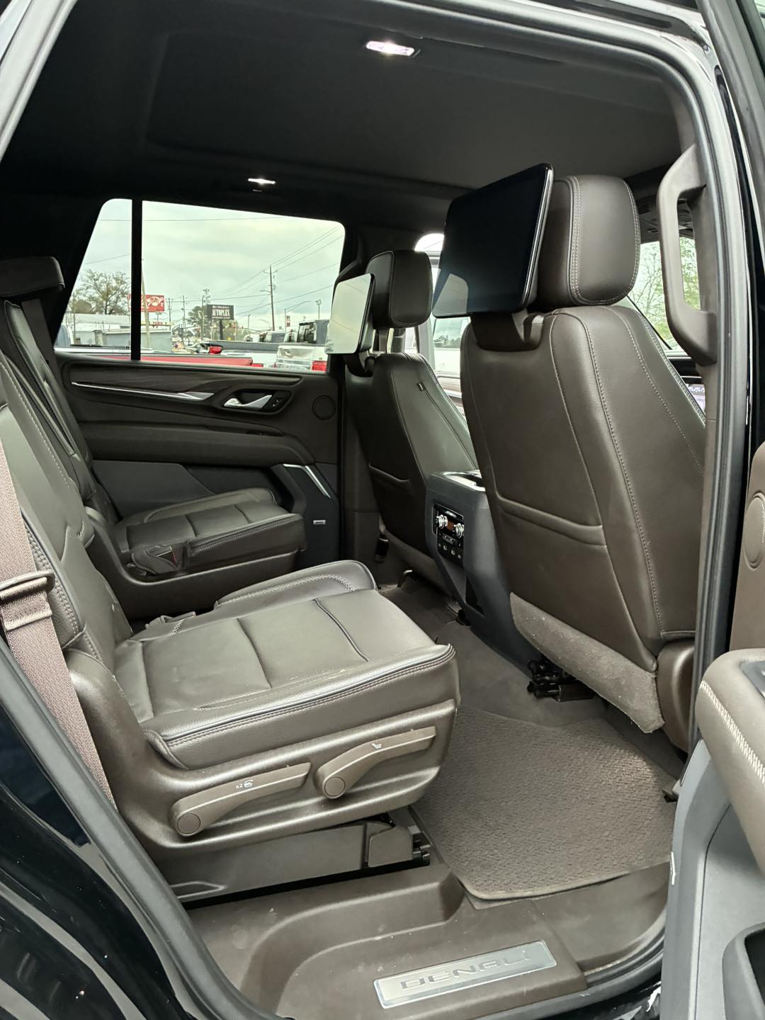 
								GMC YUKON DENALI full									