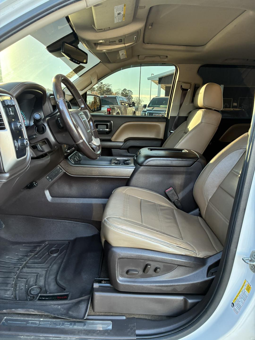 
								GMC SIERRA 1500 DENALI full									