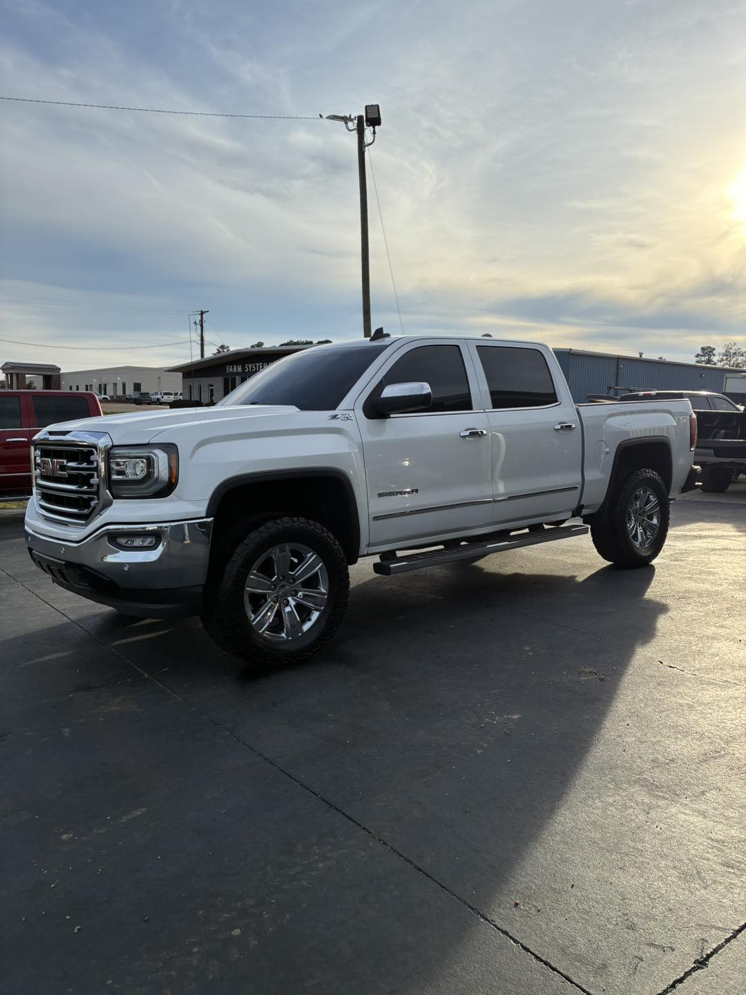 
								GMC SIERRA 1500 SLT 4×4 full									
