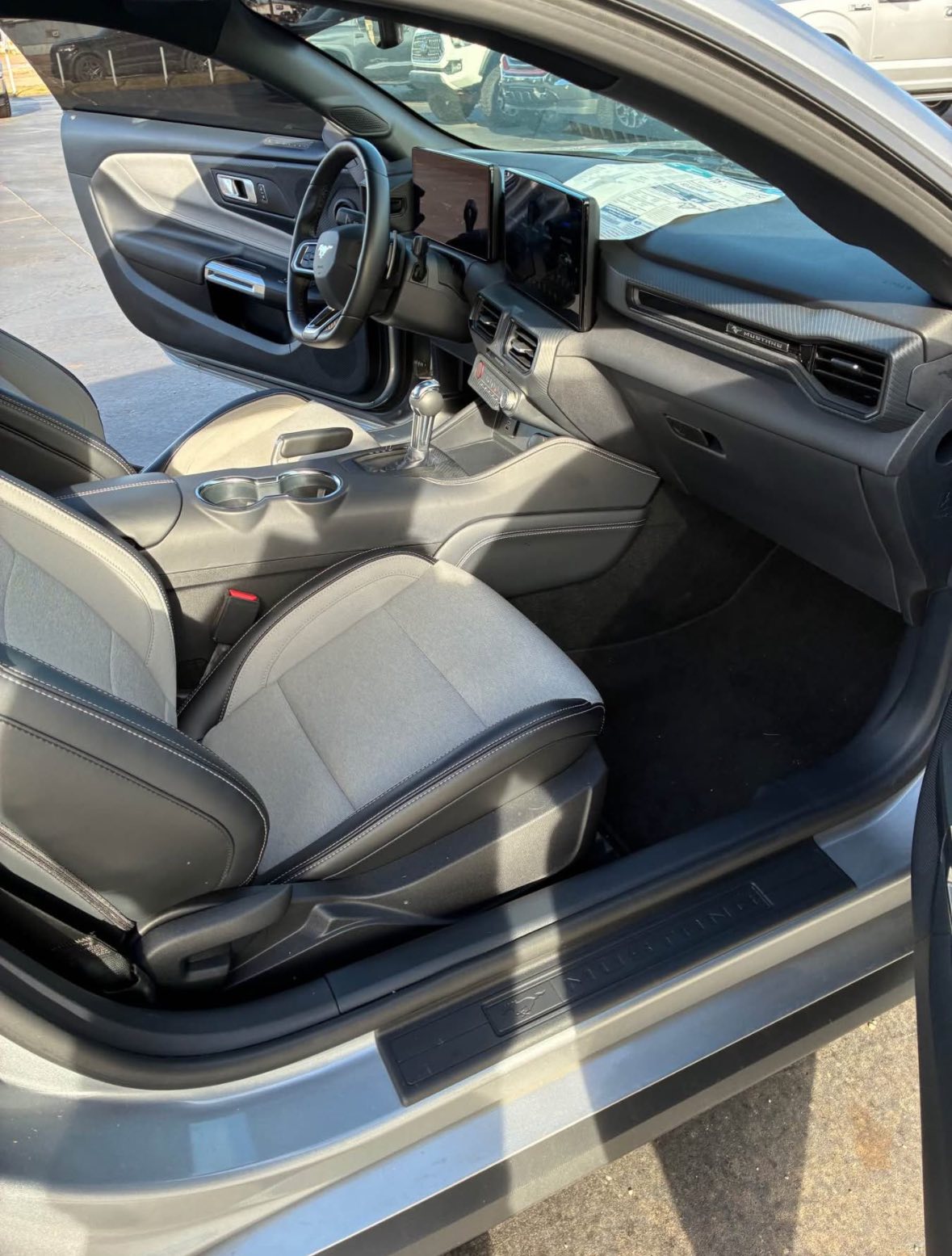 
								Ford Mustang GT full									