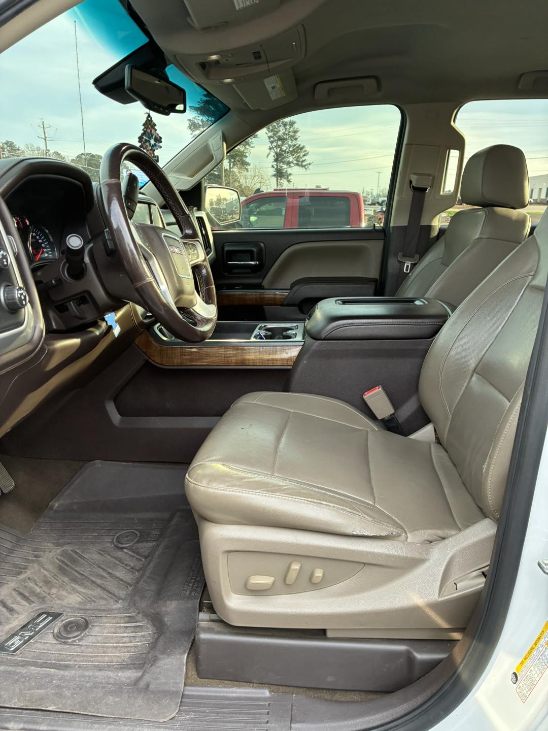 
								GMC SIERRA 1500 SLT 4×4 full									