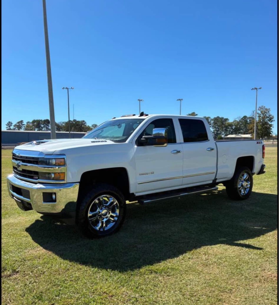 
								Chevrolet Silverado 2500HD 4×4 full									
