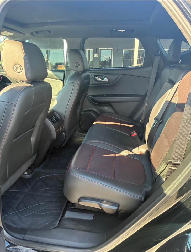 
								Chevrolet Blazer RS full									