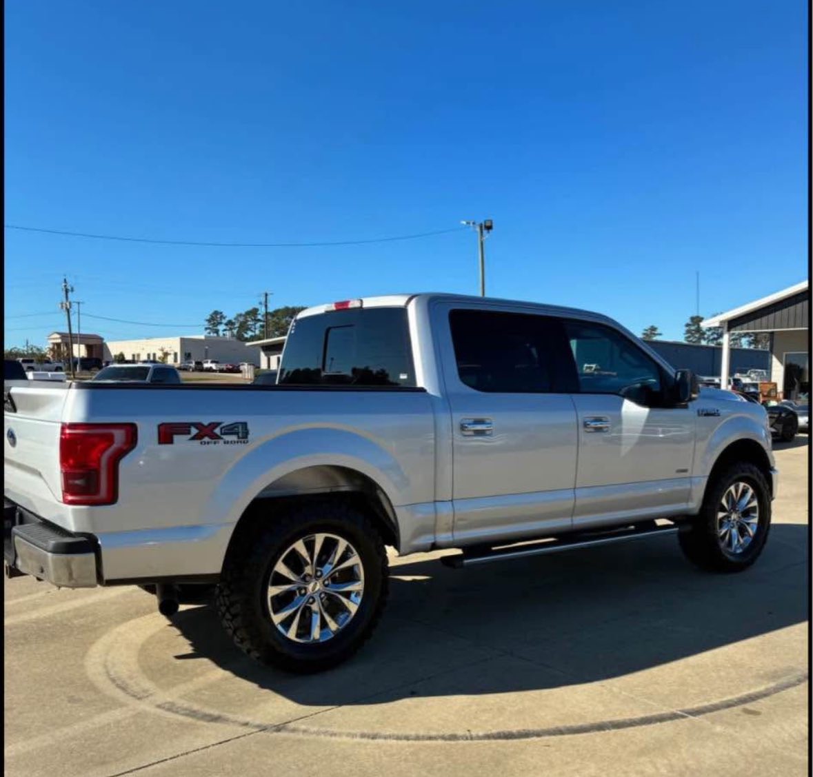 
								Ford F-150 XLT 4×4 full									