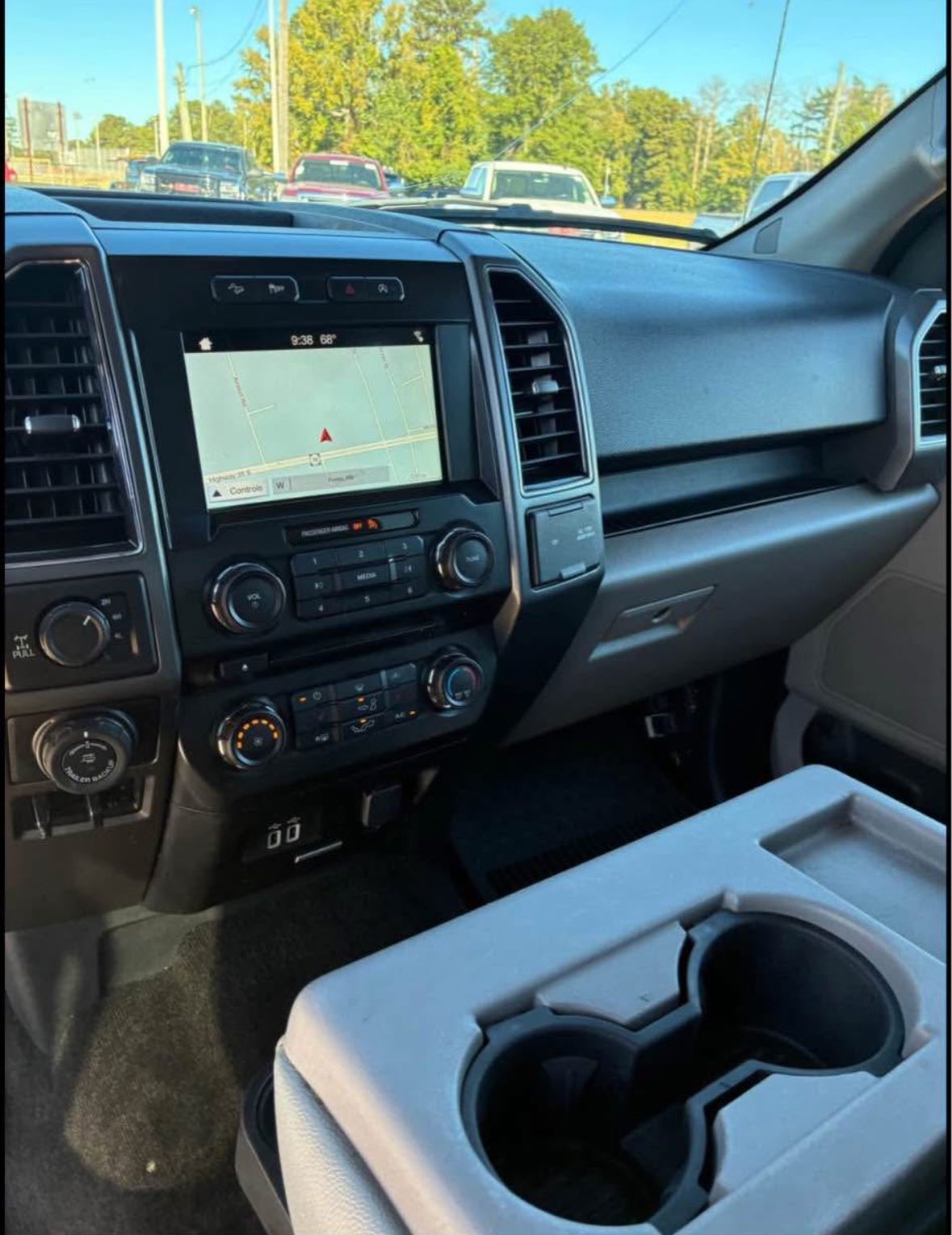 
								Ford F-150 XLT 4×4 full									