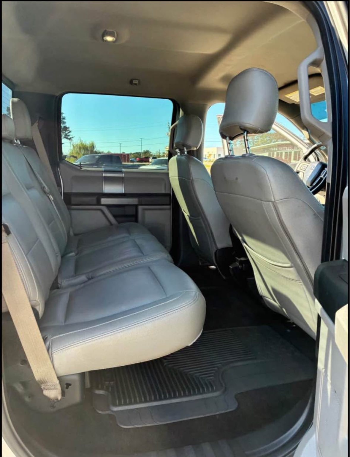 
								Ford F-150 XLT 4×4 full									