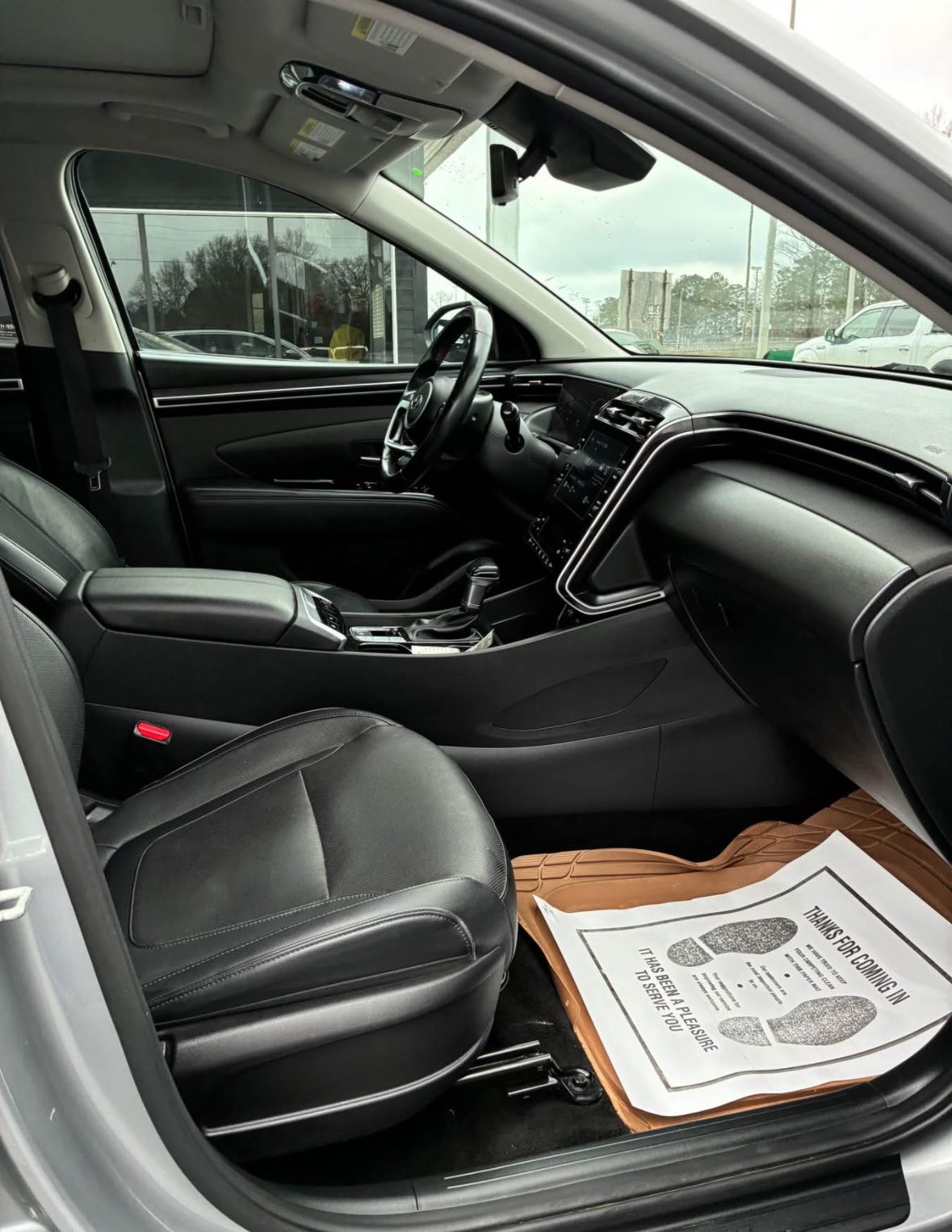 
								Hyundai Tucson SEL full									