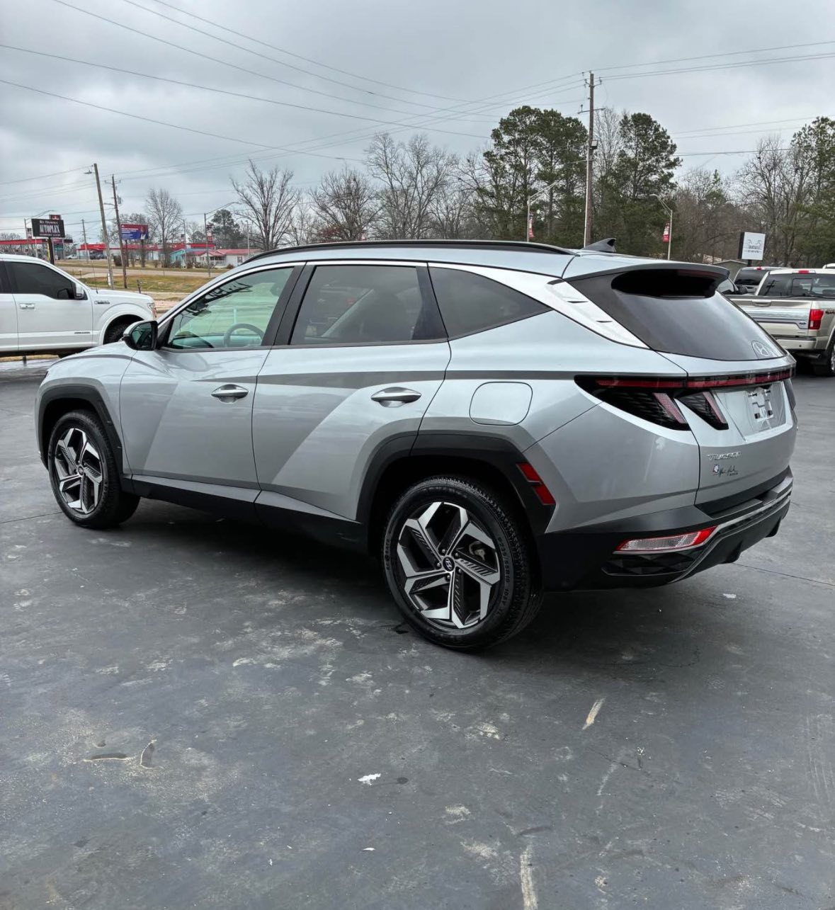 
								Hyundai Tucson SEL full									